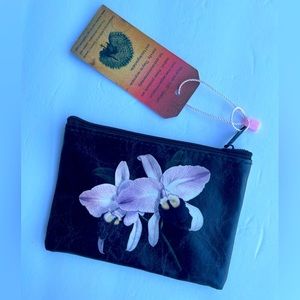 Small unique coin purse‎ from botanical garden.